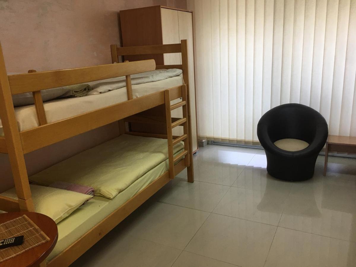 Hostel Grof Mrcajevci Esterno foto