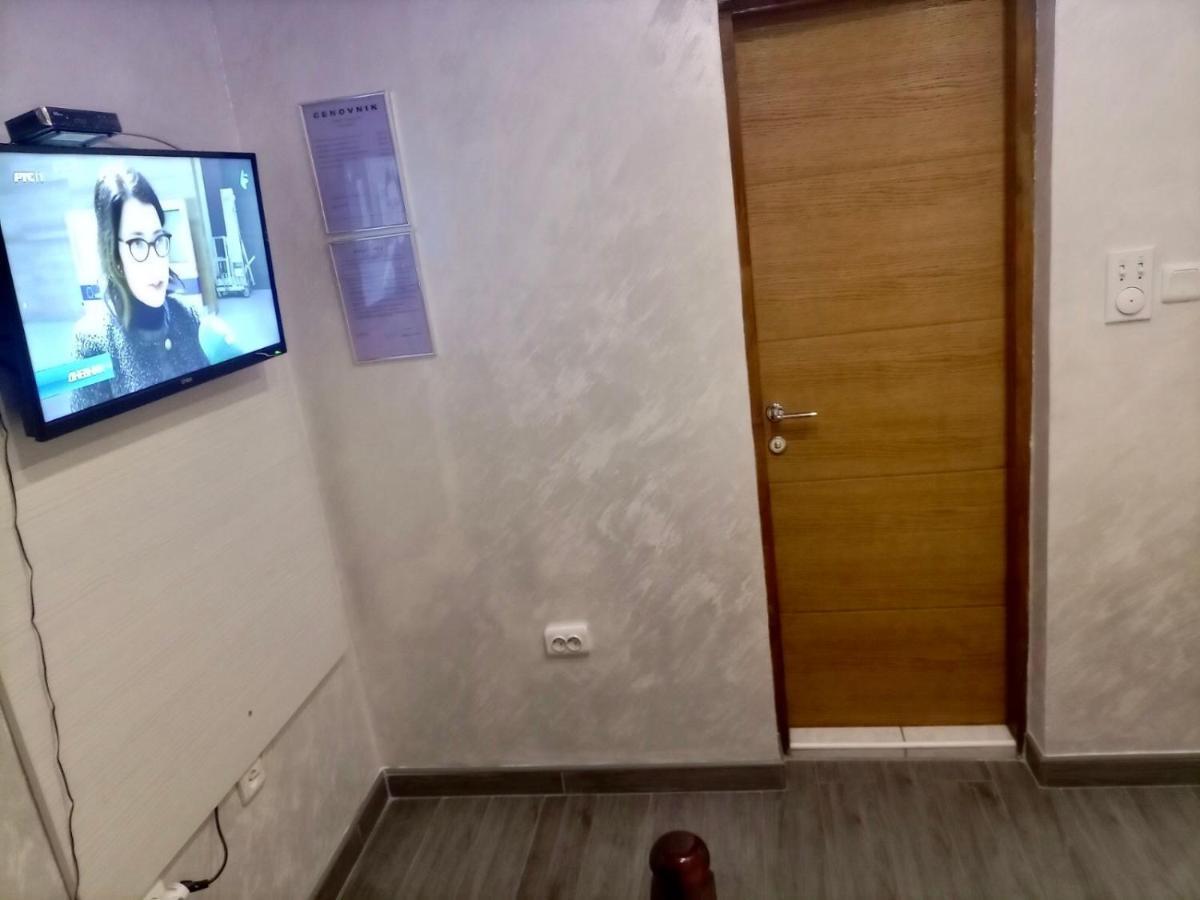 Hostel Grof Mrcajevci Esterno foto