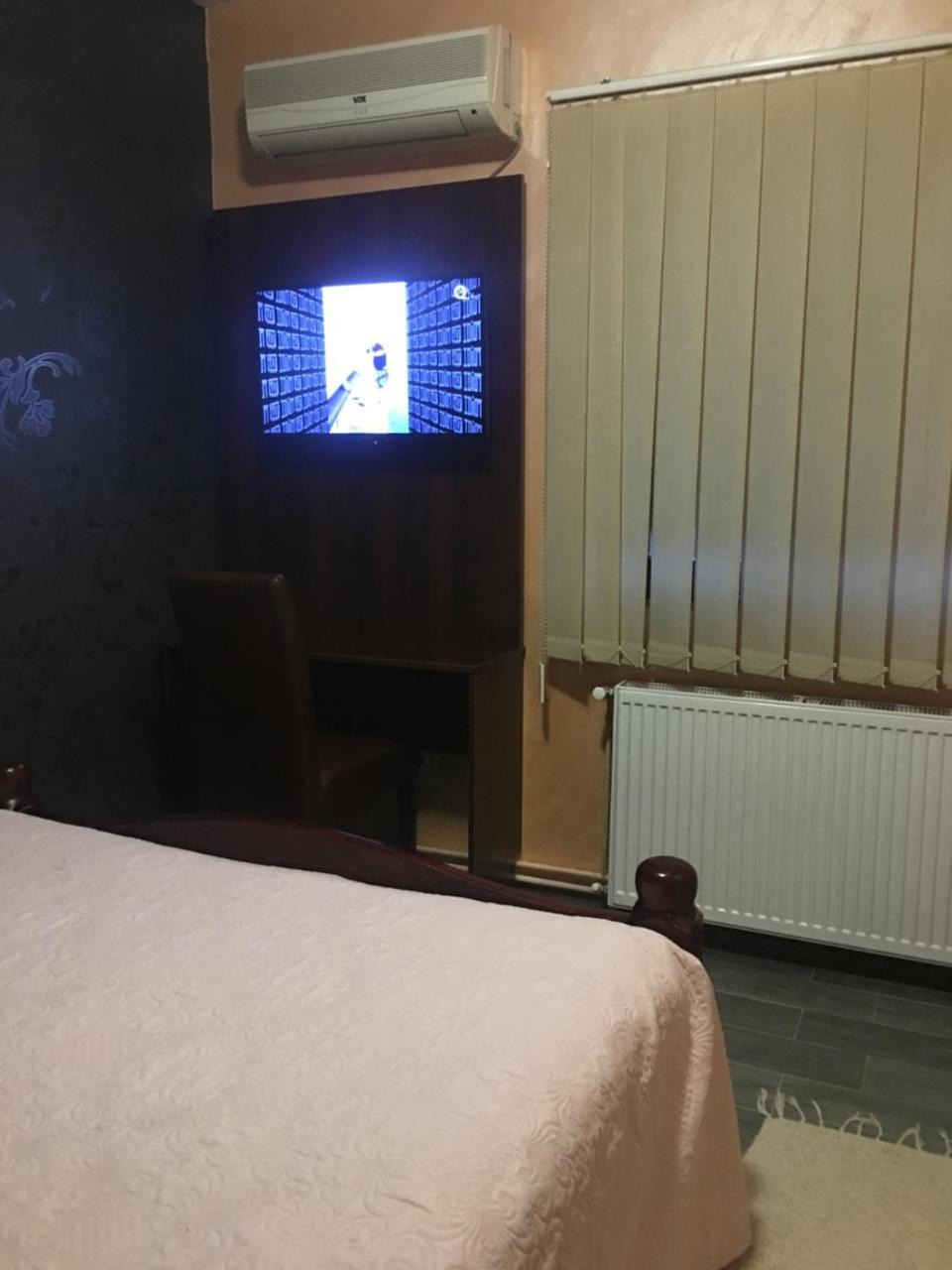 Hostel Grof Mrcajevci Esterno foto